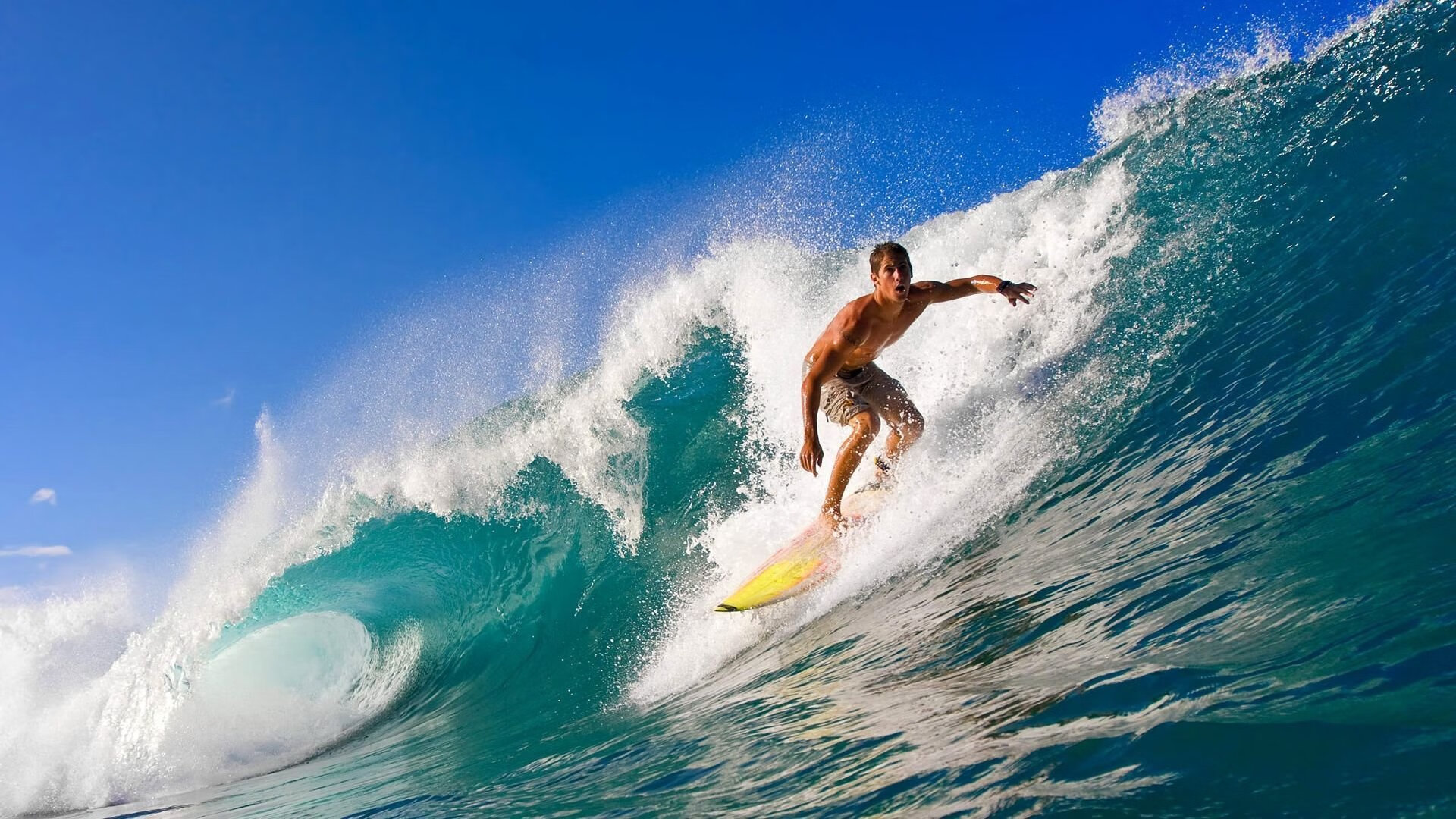 F1绿色赛季：环保技术全面升级，绿色f1赛车的图片