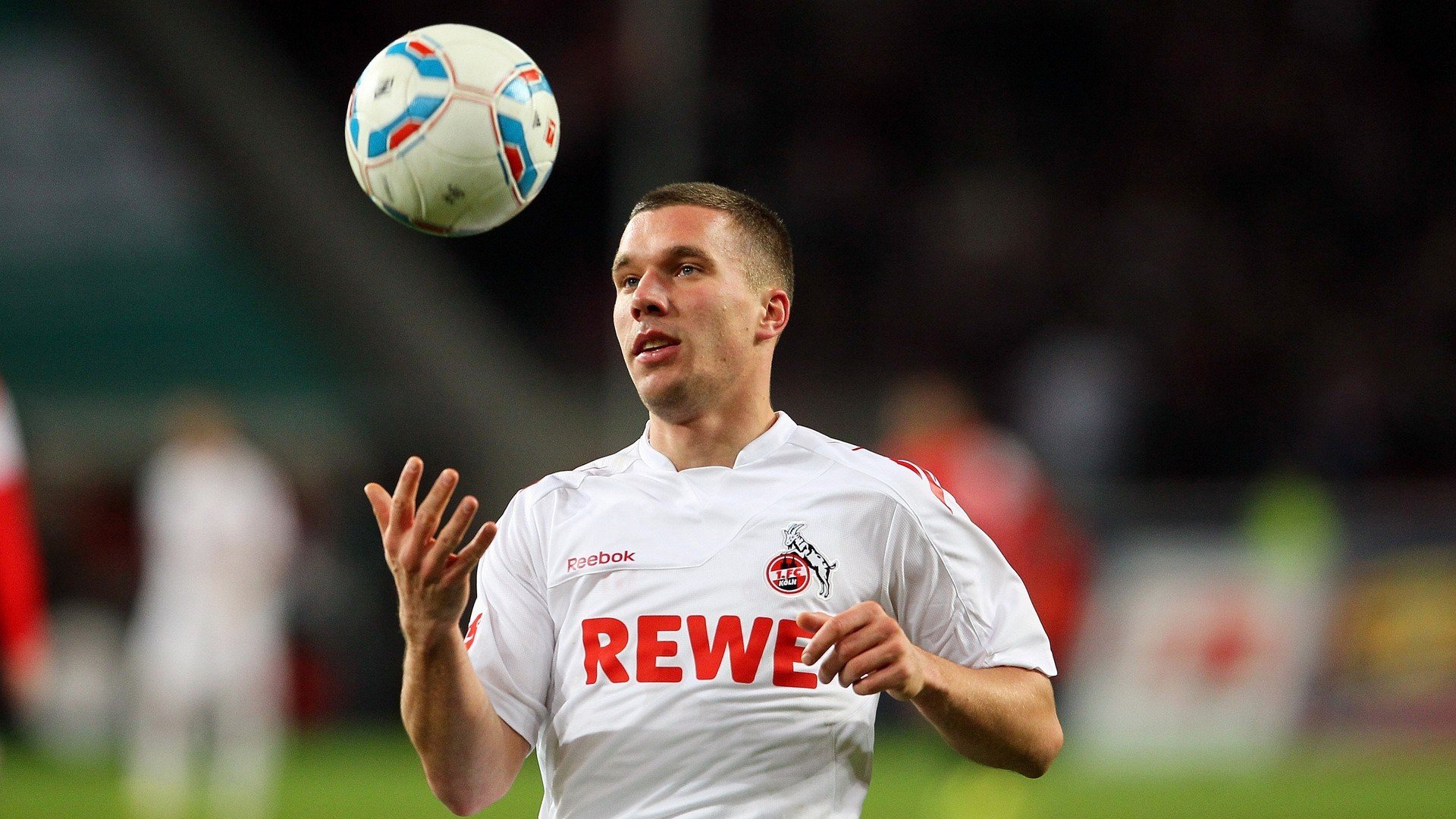 里昂冲击联赛前列，里昂球队